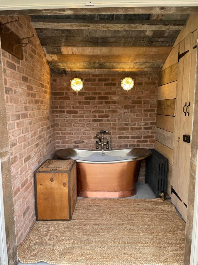 The Walled Garden At Cheshire Boutique Bathhouse Nantwich Eksteriør billede