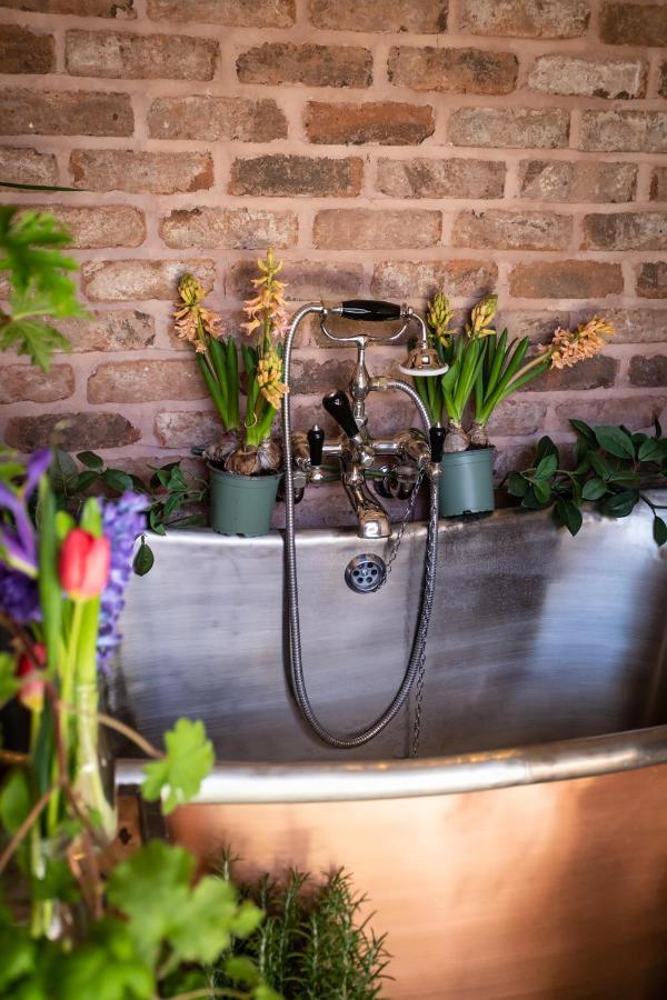 The Walled Garden At Cheshire Boutique Bathhouse Nantwich Eksteriør billede