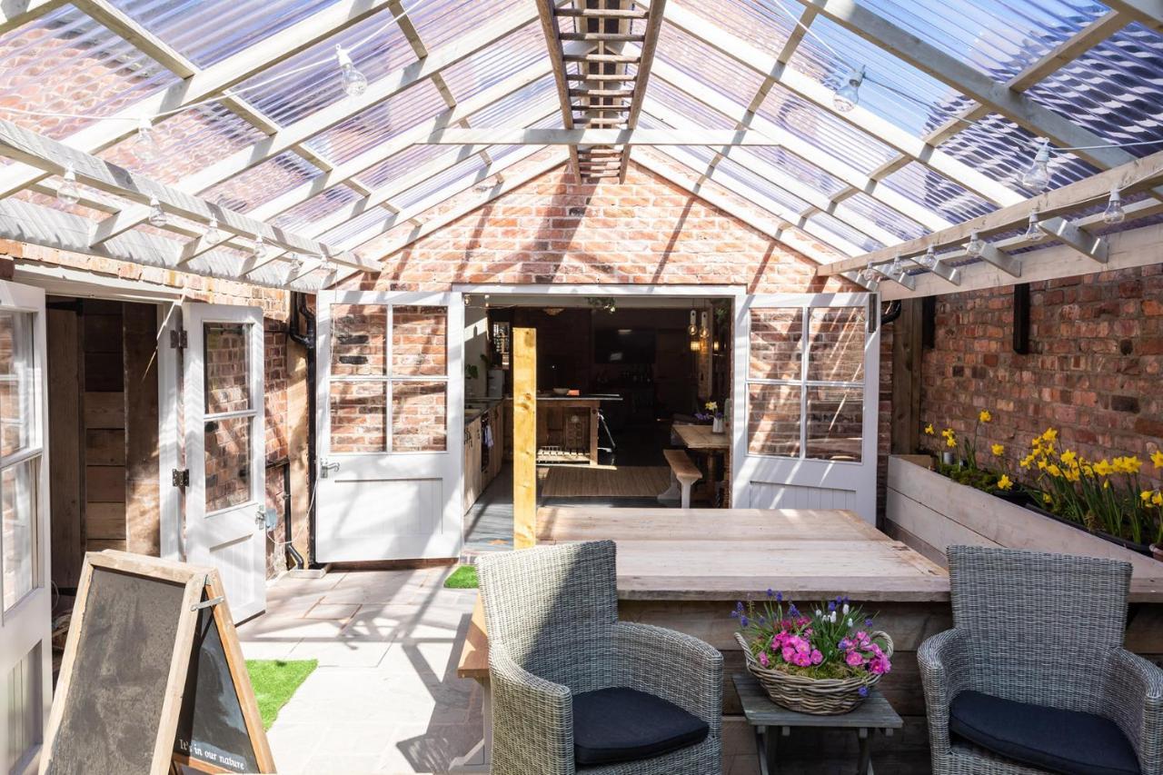 The Walled Garden At Cheshire Boutique Bathhouse Nantwich Eksteriør billede