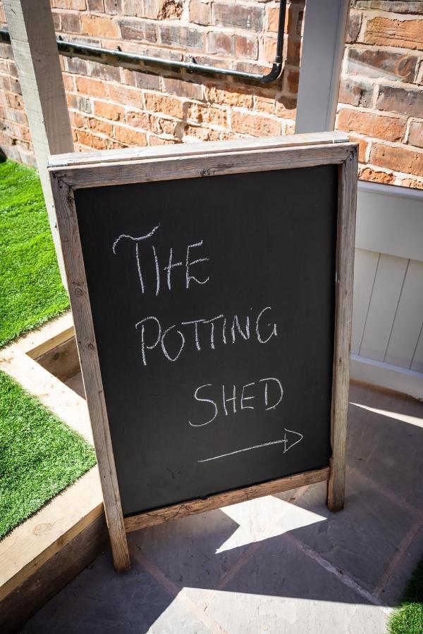 The Walled Garden At Cheshire Boutique Bathhouse Nantwich Eksteriør billede